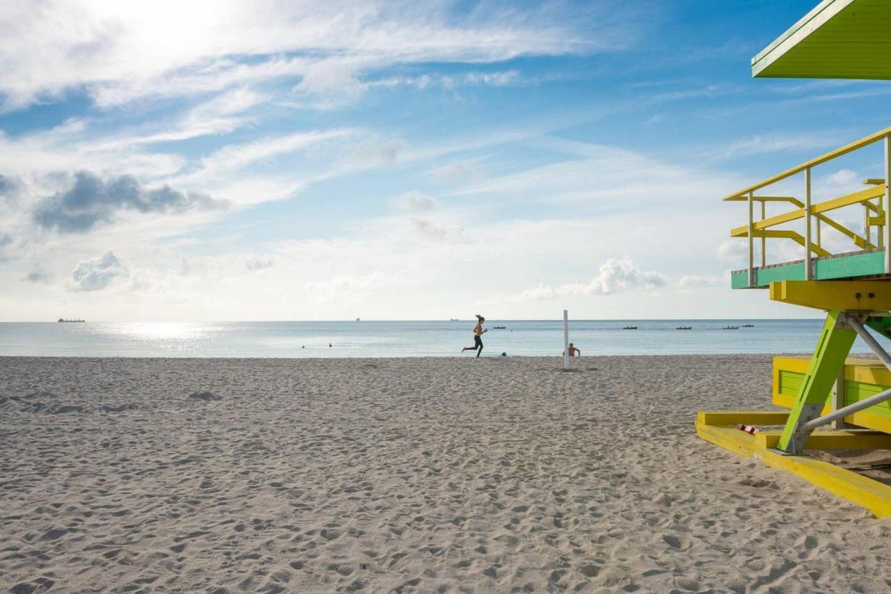 Parisian Hotel Miami Beach Exterior photo
