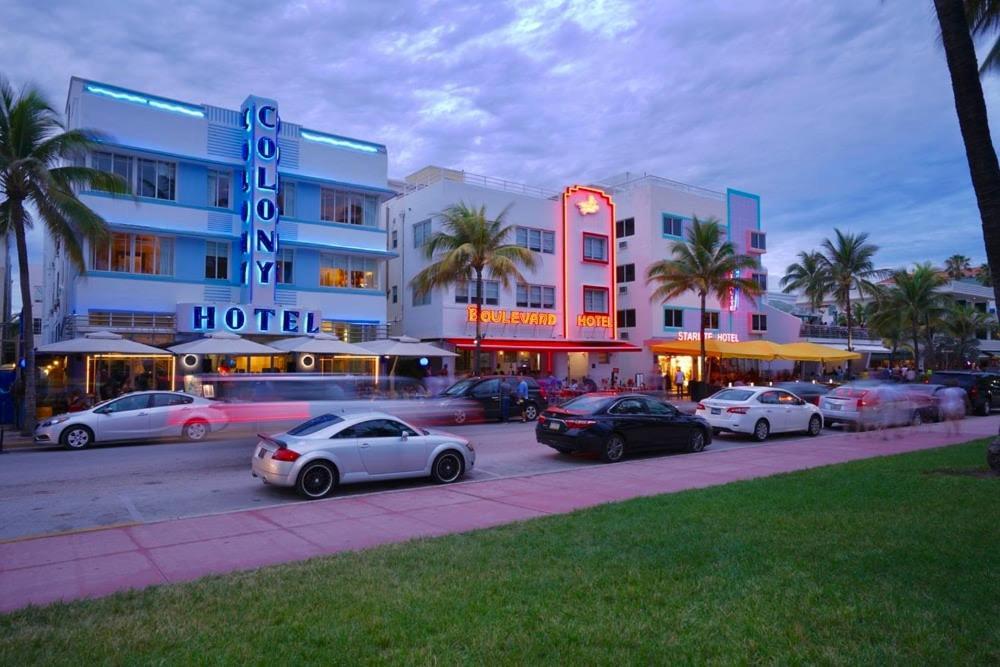 Parisian Hotel Miami Beach Exterior photo